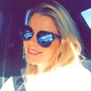 Meet your Posher, Elaine